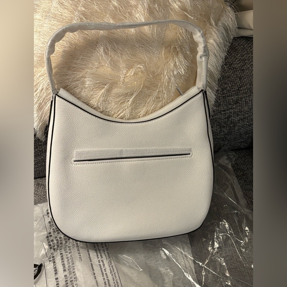 Brand new Michael Kors Large Pebbled Leather Shoulder Bag with tag on ! - Picture 9 of 14